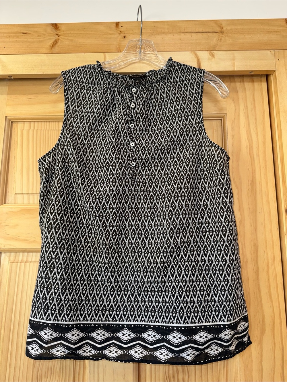 Talbots Black White Ruffle Collar Sleeveless Popover Blouse Size Medium